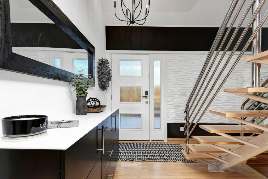 Lake House Retreat on the Bay! - B&B Little Suamico