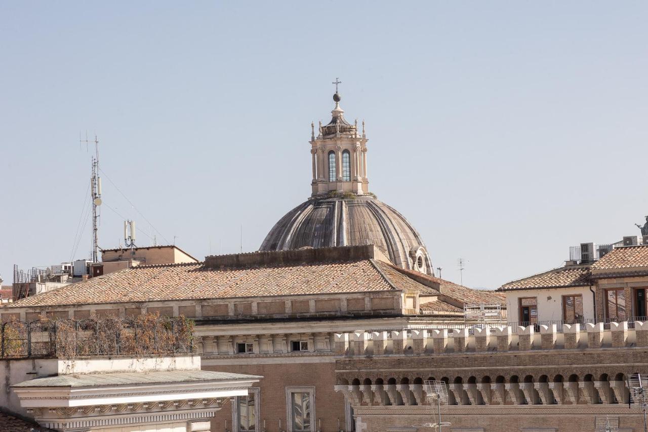 Amazing 3 Levels Penthouse Piazza Venezia - B&B Roma