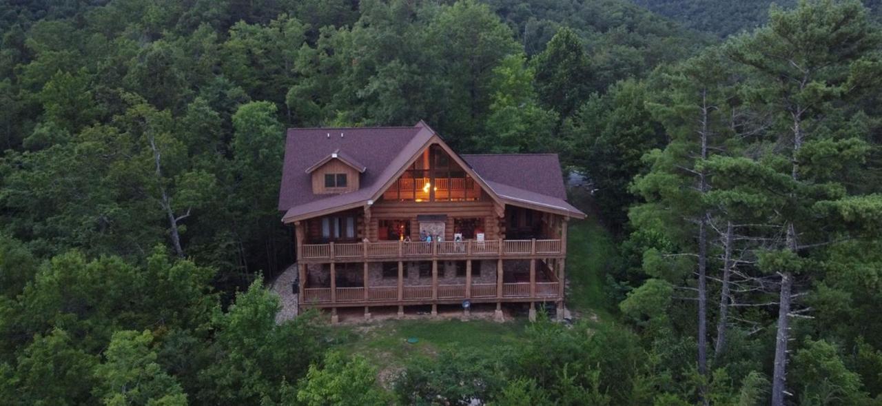Big Bear Ridge Lodge - Breathtaking mountain views and private forest scenes in amazing large log cabin - B&B