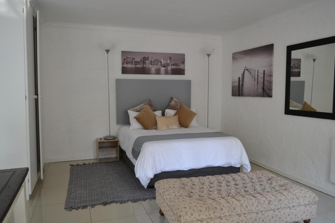 B&B Johannesburg - Bryanston Elgin - Deluxe 2 Guest Studio 1 - Bed and Breakfast Johannesburg