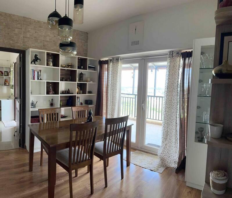 2 Bhk with huge/ private terrace - Ferienwohnung Whitefield