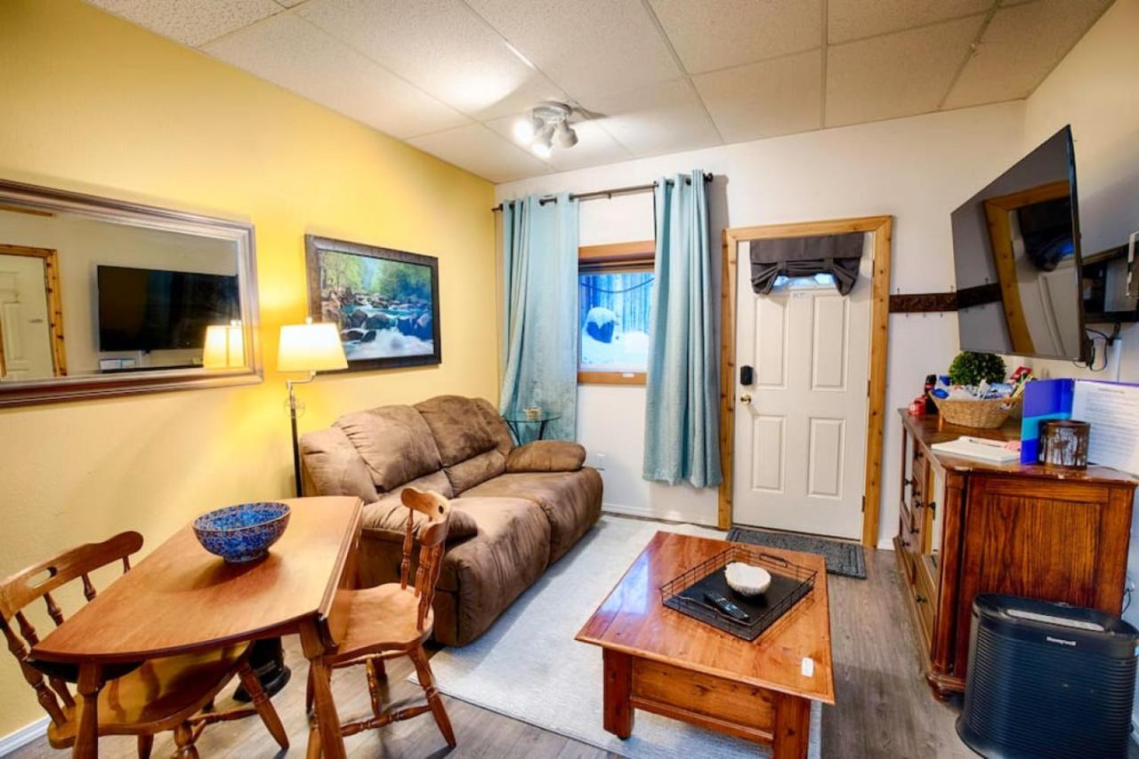 B&B Fairbanks - Cozy Basement Apartment Executive Retreat - Bed and Breakfast Fairbanks