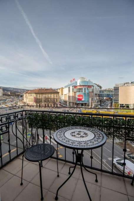 Swan Residence in the Buda Castle Area 2BR/Balcony - B&B Budapest