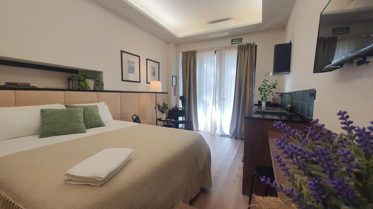 B&B Madrid - RentAdore Retiro Studio - Bed and Breakfast Madrid