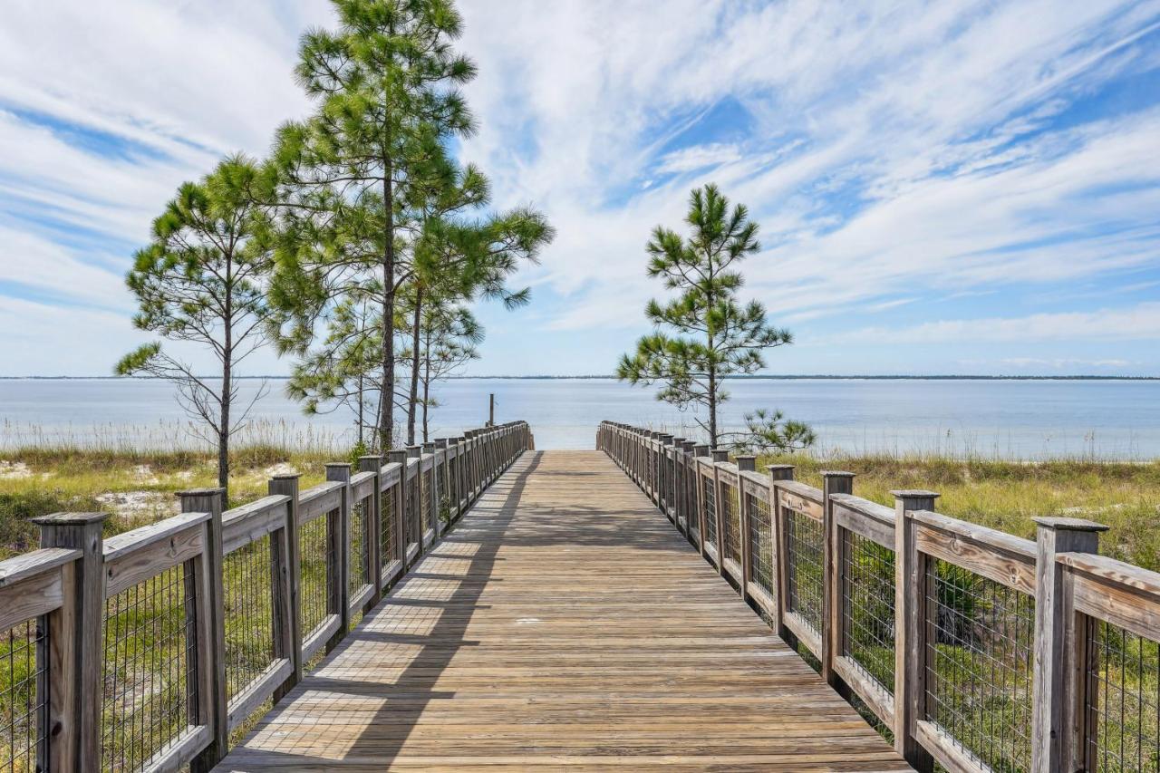Port St Joe Escape with Golf Cart and Pool Access - Bed and Breakfast Highland View