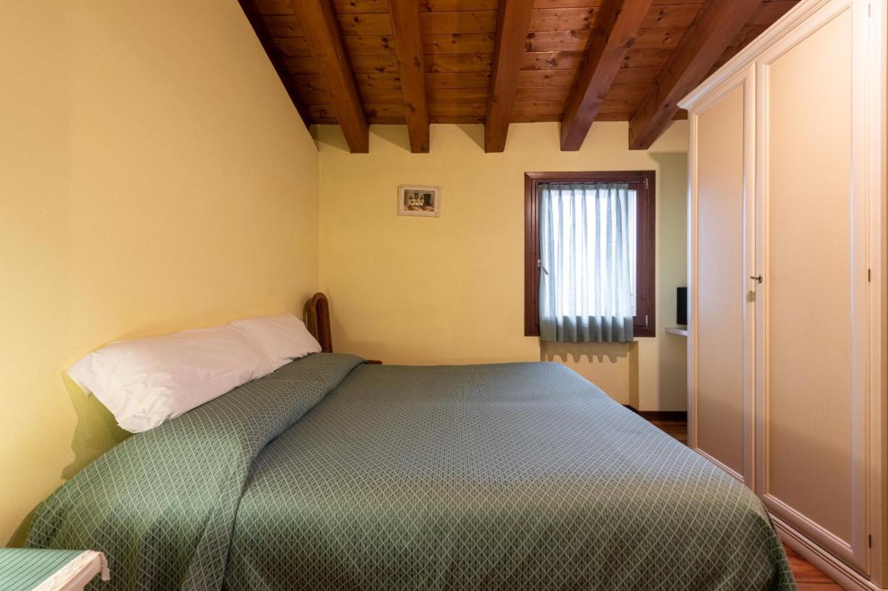Kleines Doppelzimmer mit eigenem Bad