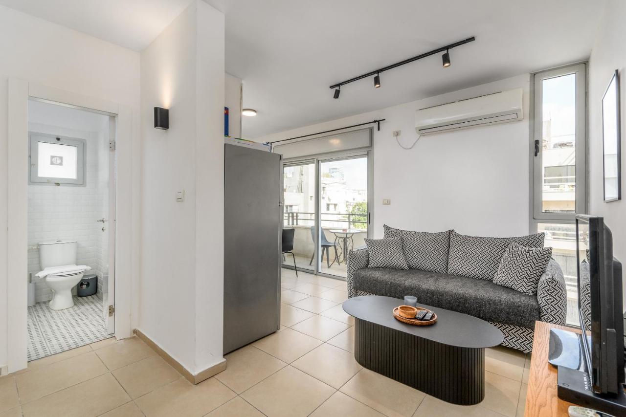 One-Bedroom Apartment with City View