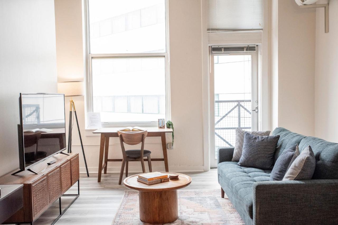 3BR CozySuites The Block Direct Skybridge Access#2 - Bed and Breakfast