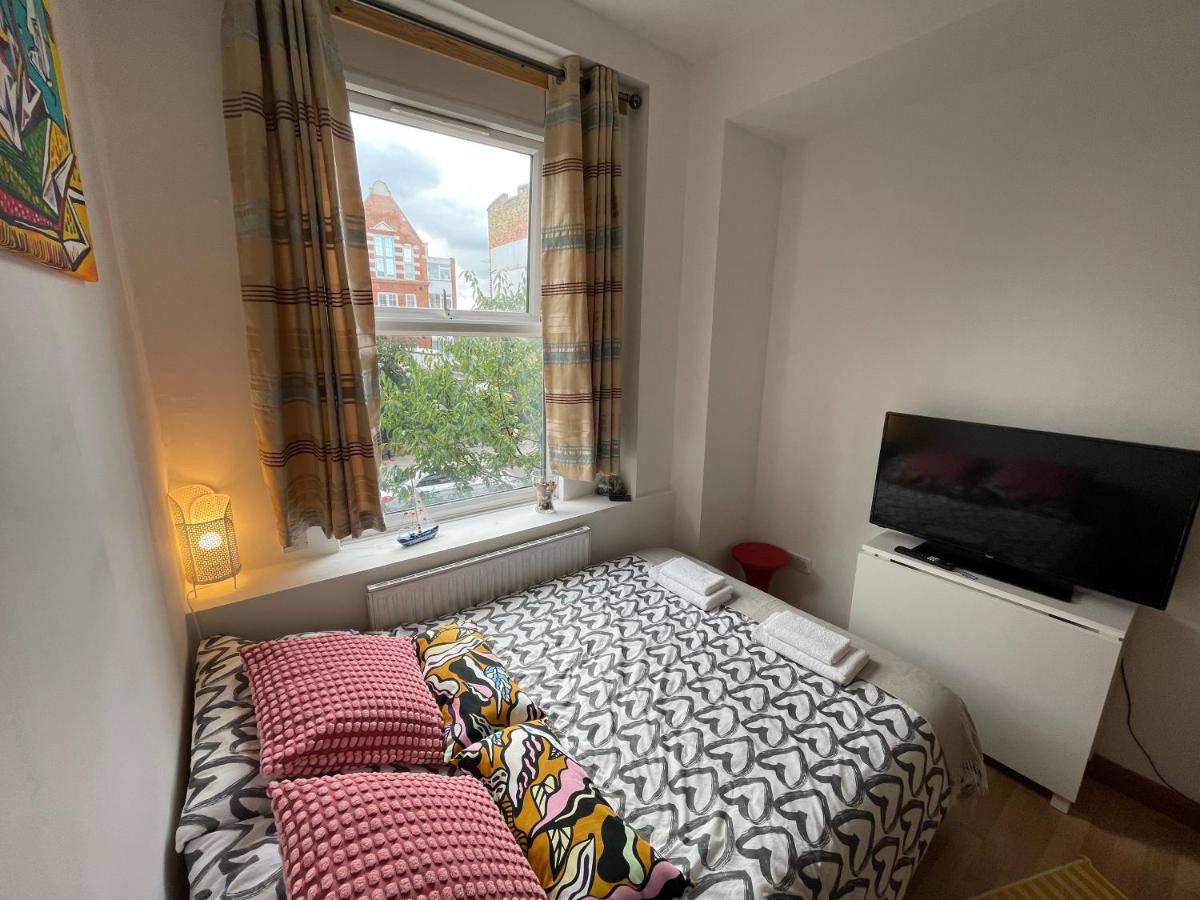 B&B London - Spacious Family Flat - Bed and Breakfast London
