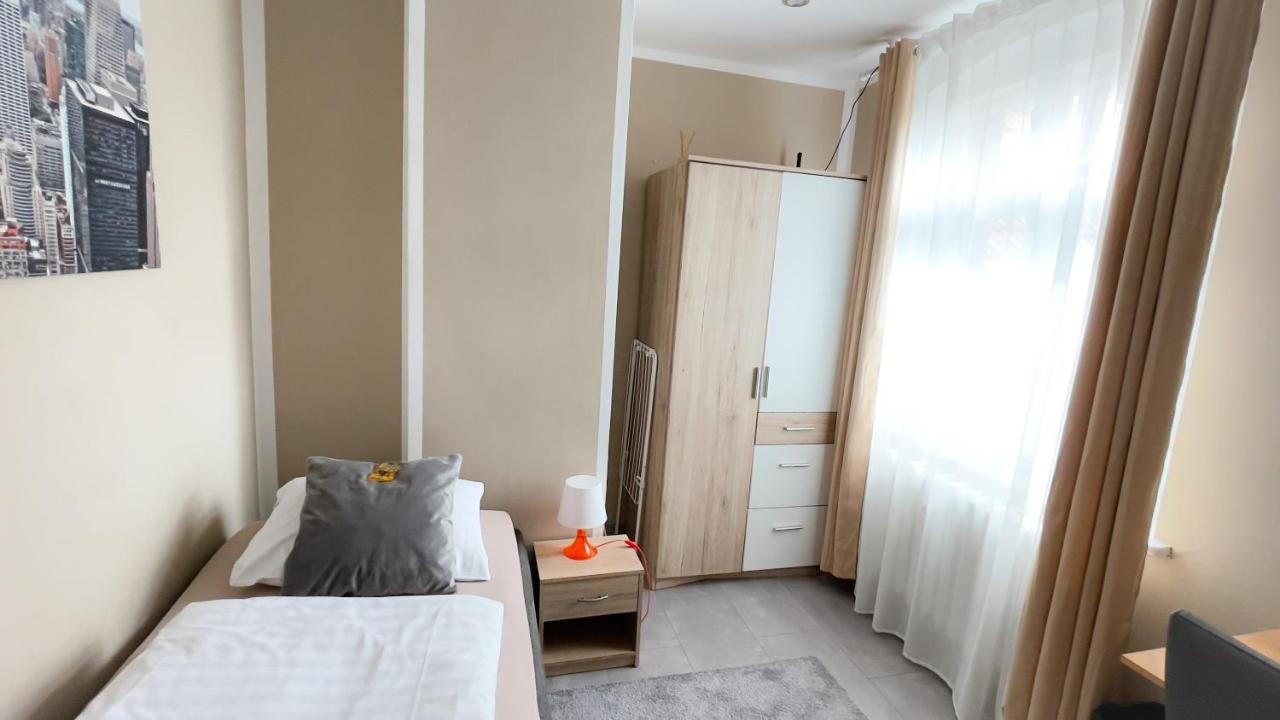 Standard Single Room with Shared Bathroom