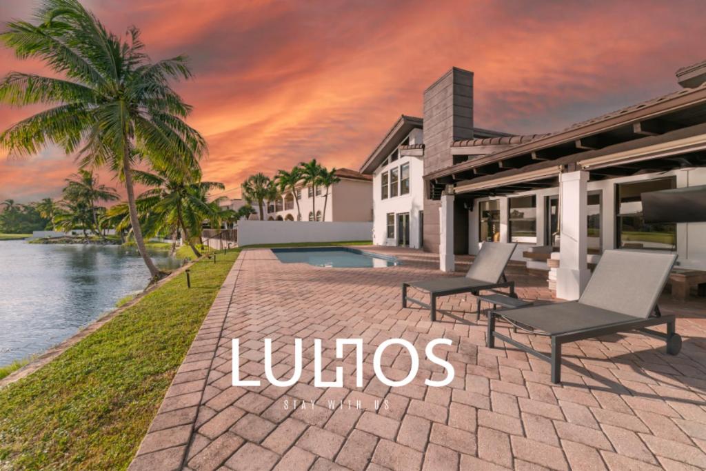 Lakeside Oasis Pool Sauna and Golf in Miami L40 - B&B
