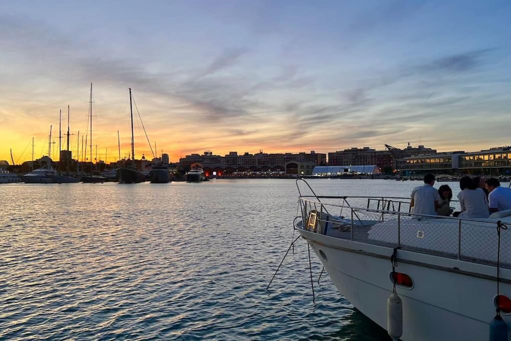 B&B Valencia - Ciudad y playa desde un barco. - Bed and Breakfast Valencia