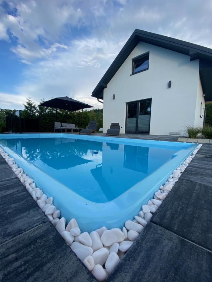 Domek Viking z prywatnym ogrzewanym basenem sauną oraz balią z jacuzzi - Chambres d'hôtes Gródek Nad Dunajcem