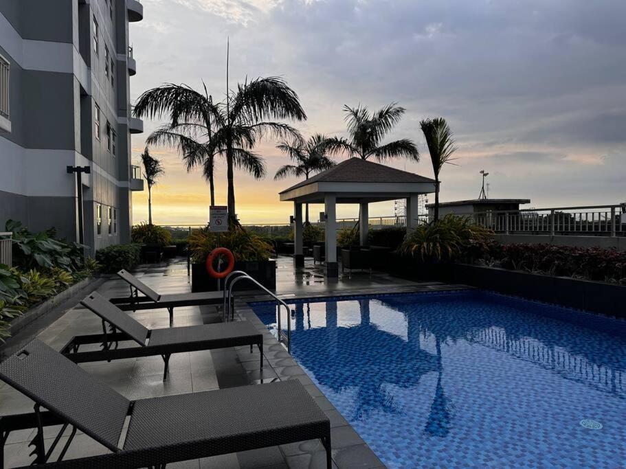 Penthouse Lvl Luxury Cndo Nr MOA - B&B