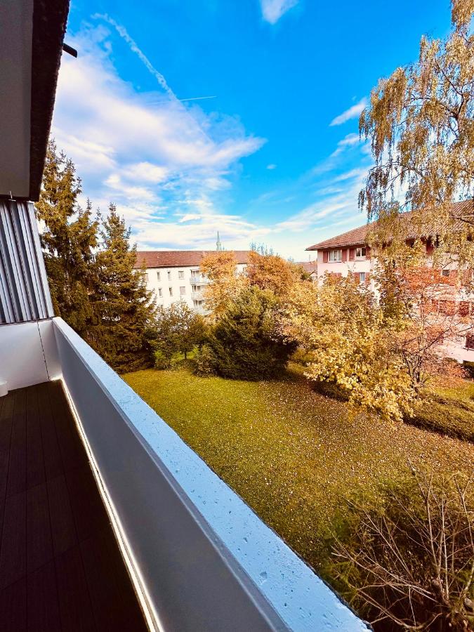 Modern City Studio with Balcony - B&B Zurigo