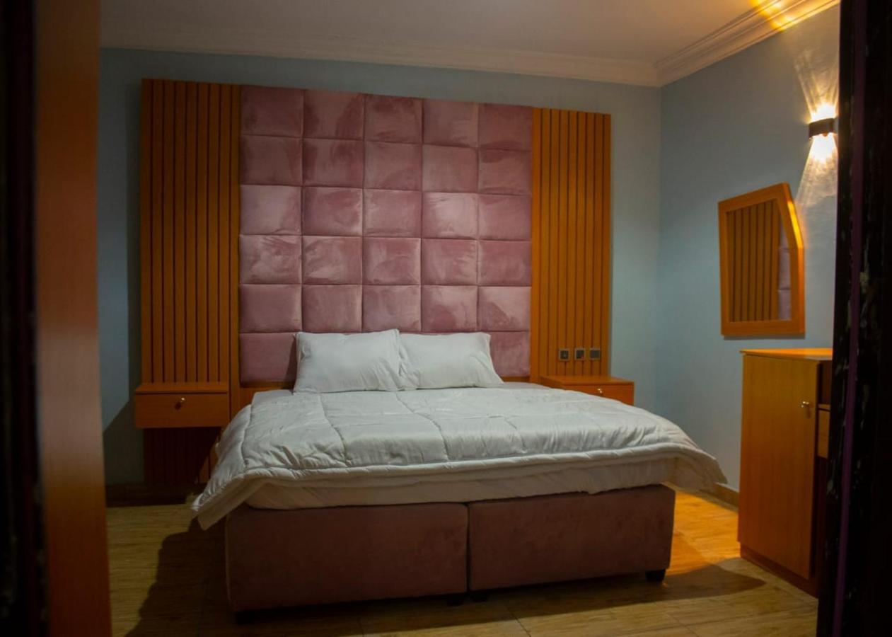 B&B Benin City - Home to Home luxury apartments and suites - Bed and Breakfast Benin City