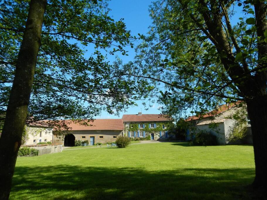 Domaine de Godchure - Gîte 11 pers & Spa - B&B Saint-Hubert