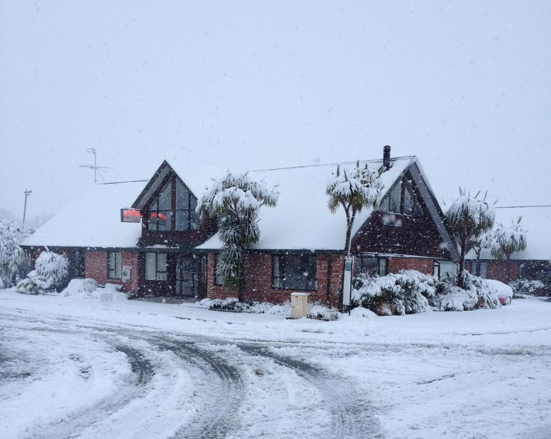 Snow Denn Lodge - Bed and Breakfast