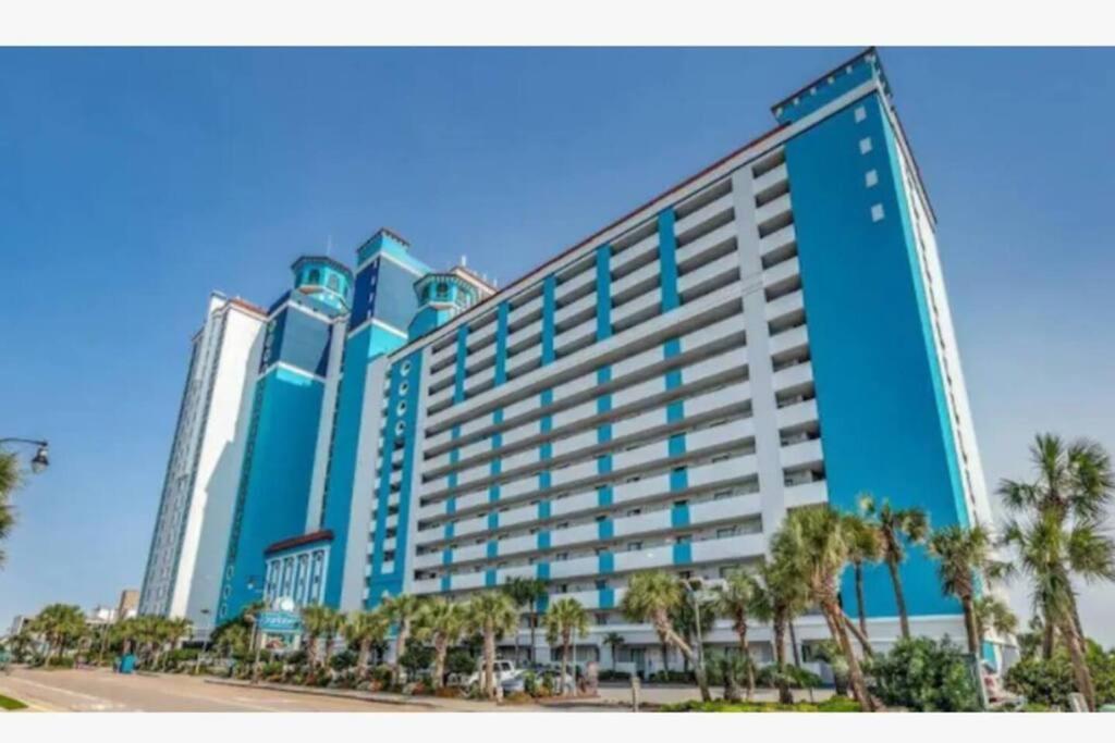 Seaside Oasis Oceanfront with Balcony 1124 - B&B Myrtle Beach