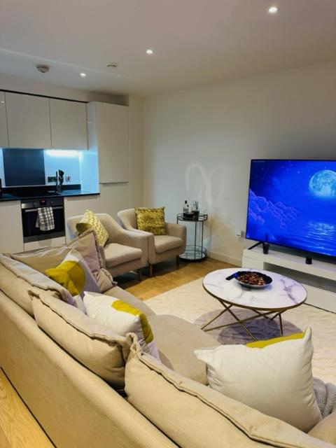 Luxury 2 Bed in Colindale - B&B