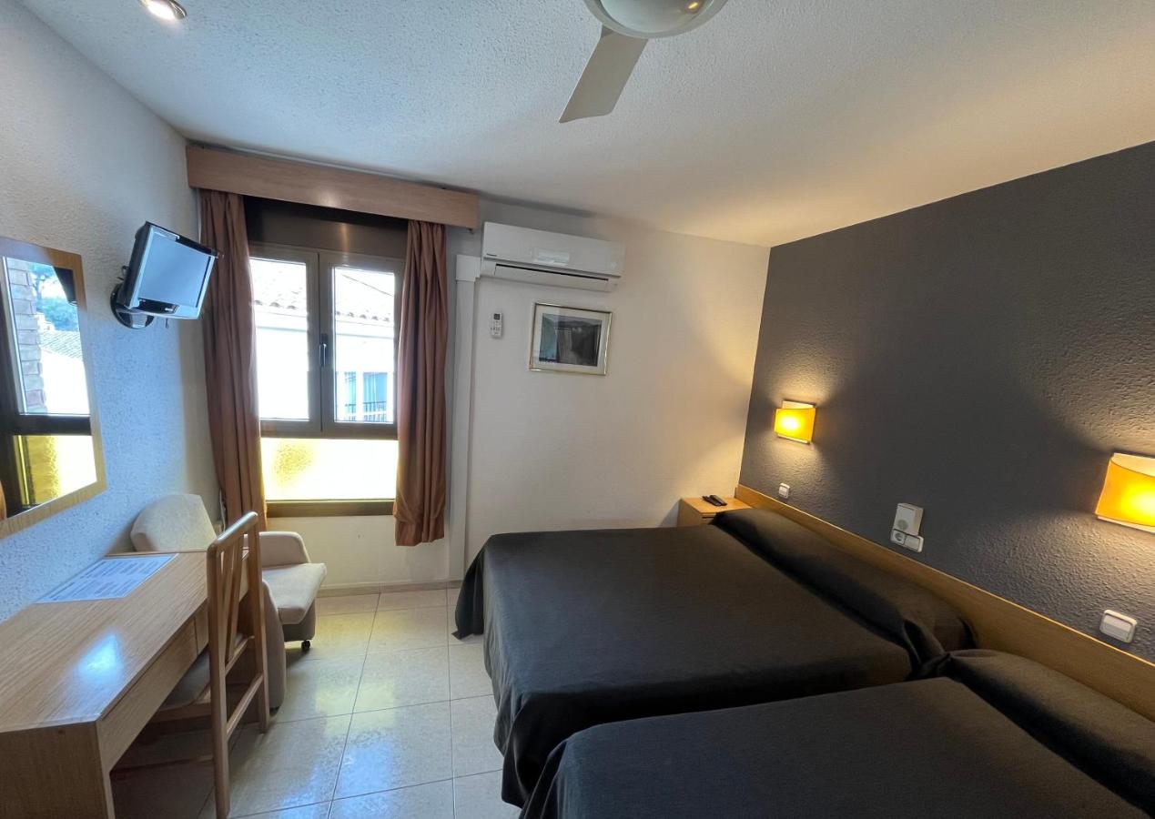 Triple Room with Bath