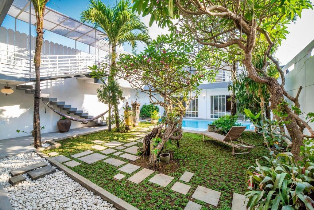 Villa Kikou 4 bdr center Berawa - B&B Canggu