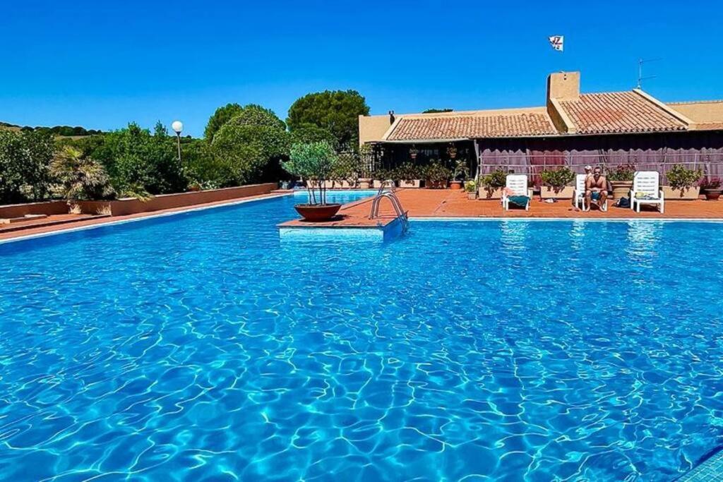 Villino con vista mare e piscina - Chambres d’hôtes