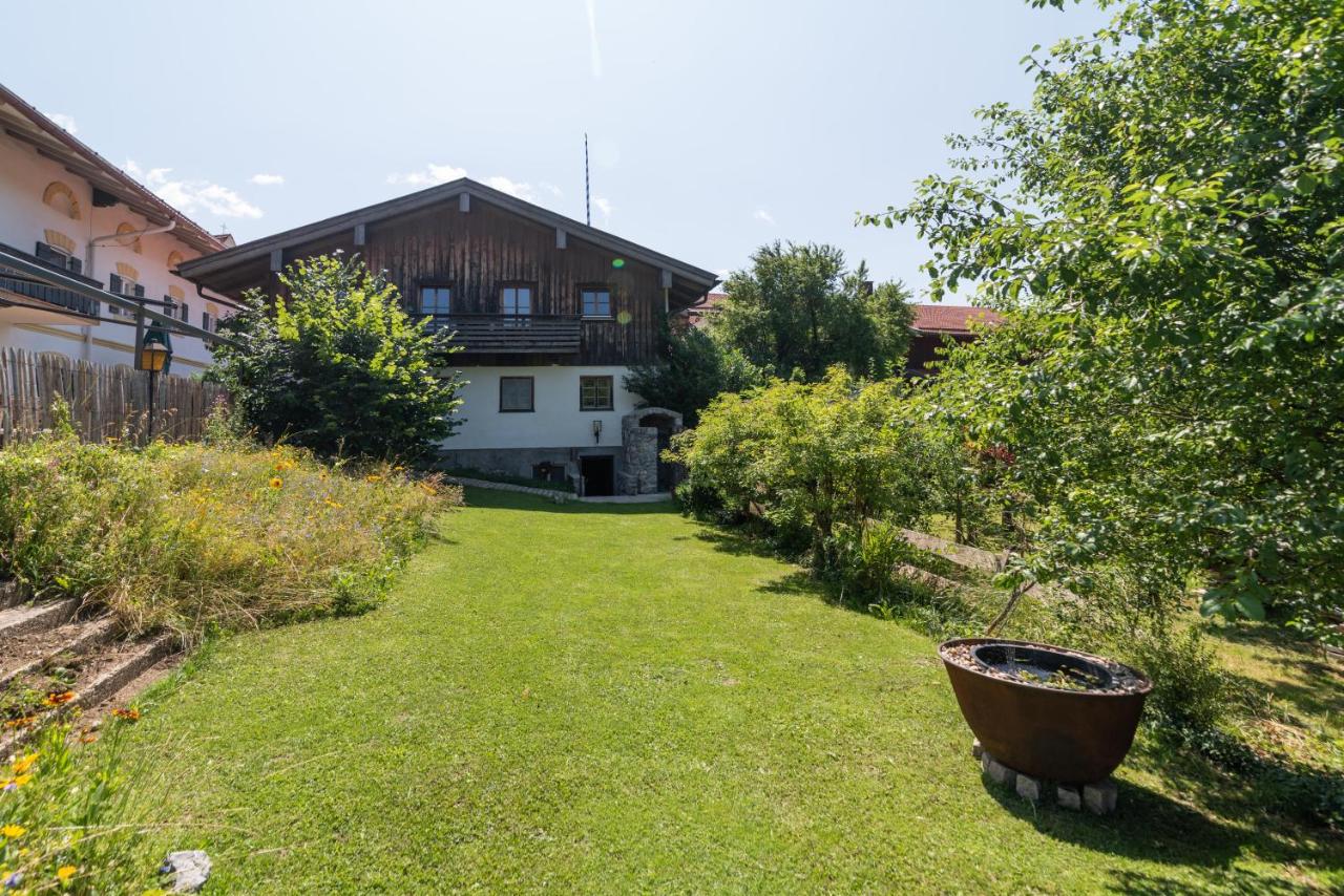 Das Schusterhäusl - Urlaub im oberbayerischen Baudenkmal - B&B Samerberg