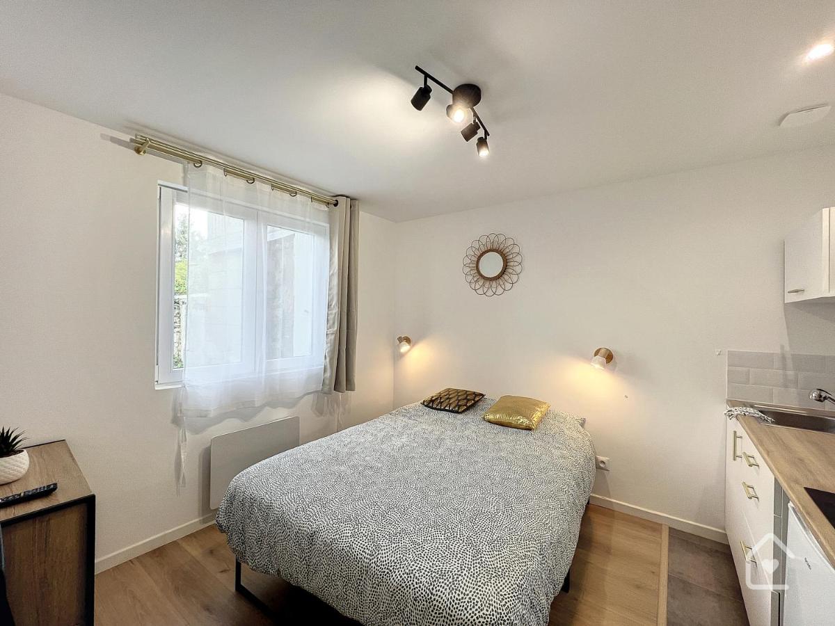 Apartment with Garden View