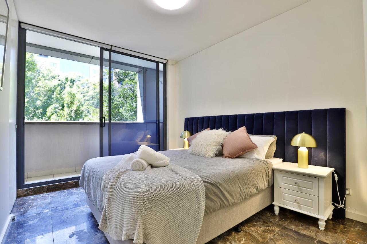 CBD Harbour Retreat - Lovely 2BR Home - Bed and Breakfast