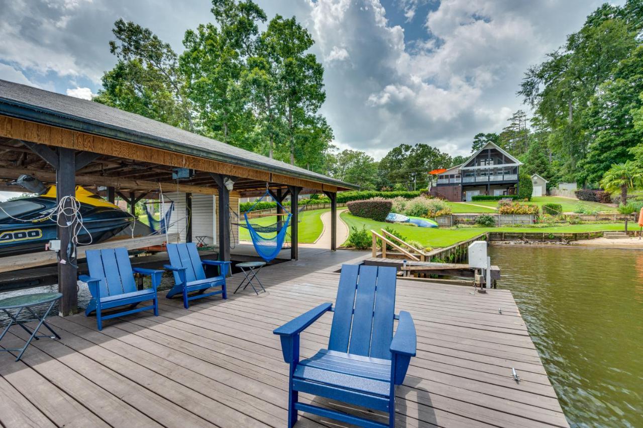 Luxe Lake Sinclair Living Private Dock and Beach! - Bed and Breakfast