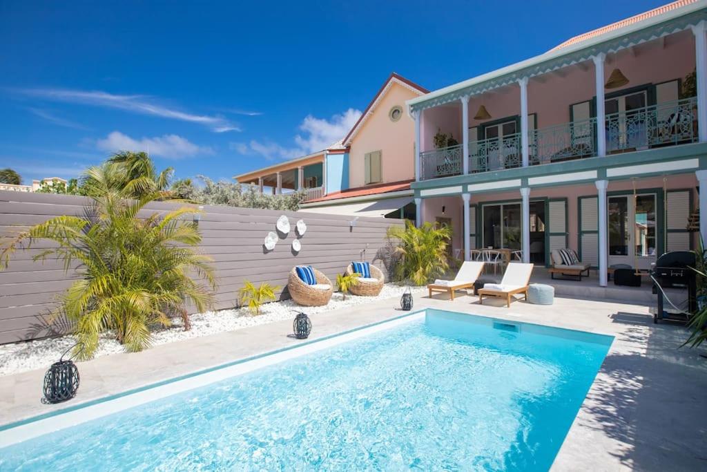 Searulean, a stylish 3 bedroom abode in Orient Bay - B&B Orient Bay