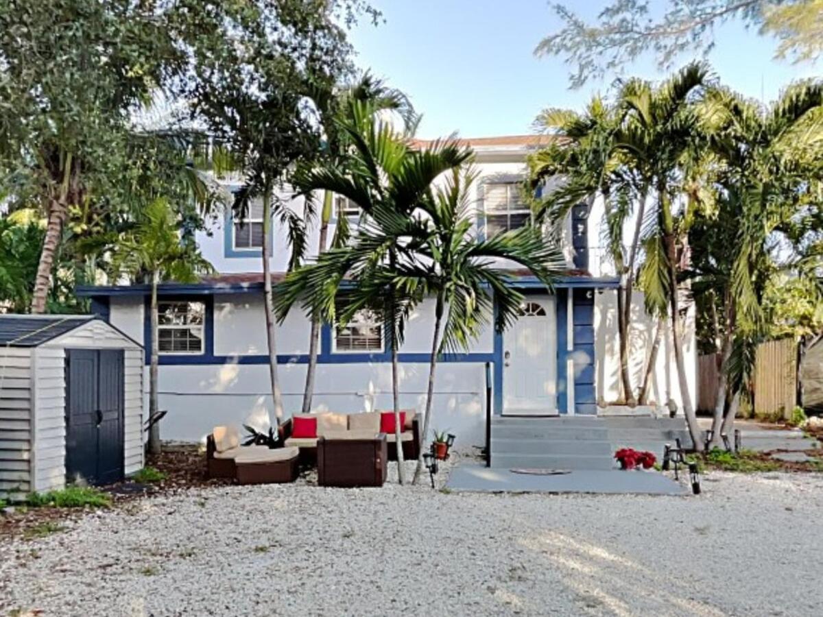 B&B Miami - Miami Townhouse with Patio, Gazebo, Free Parking, centrally located - Bed and Breakfast Miami