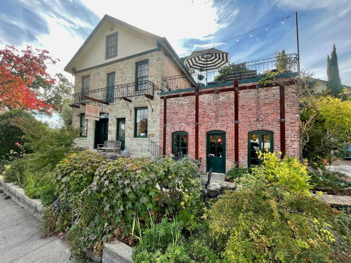 B&B Yountville - Maison Fleurie, A Four Sisters Inn - Bed and Breakfast Yountville