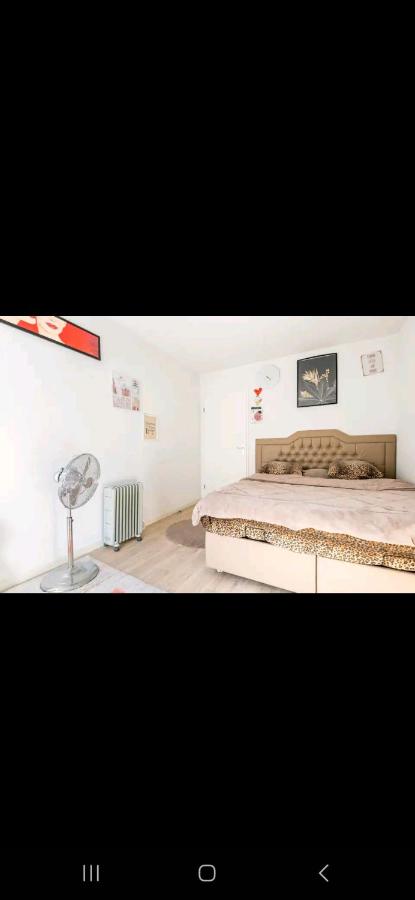 Roland - B&B