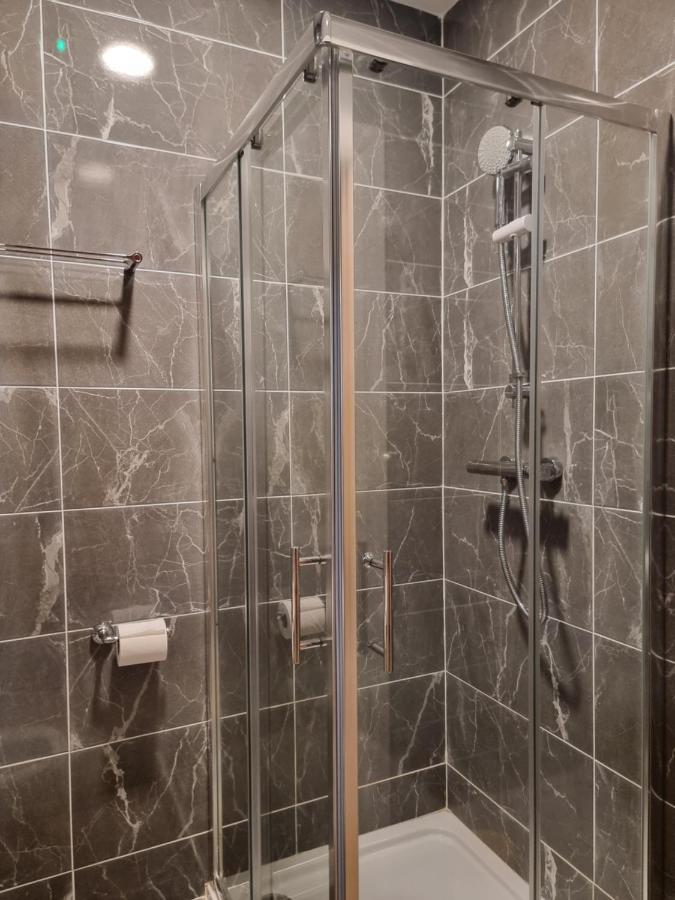 Deluxe Double Room with Shower