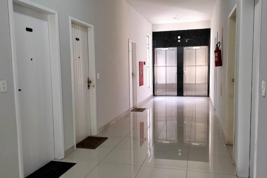 Studio Canadá: Custo-Benefício $ - B&B