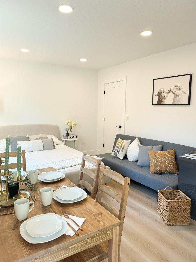 B&B Vancouver - New Comfort Cozy Modern Apartment Unit4 - Bed and Breakfast Vancouver