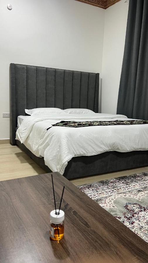 Deluxe Room (2 Adults + 1 Child)