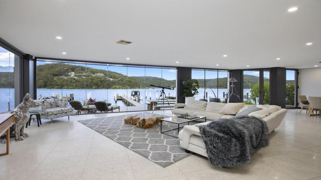 Riptides Booker Bay -Waterfront apartment, walk to shops & cafes - B&B