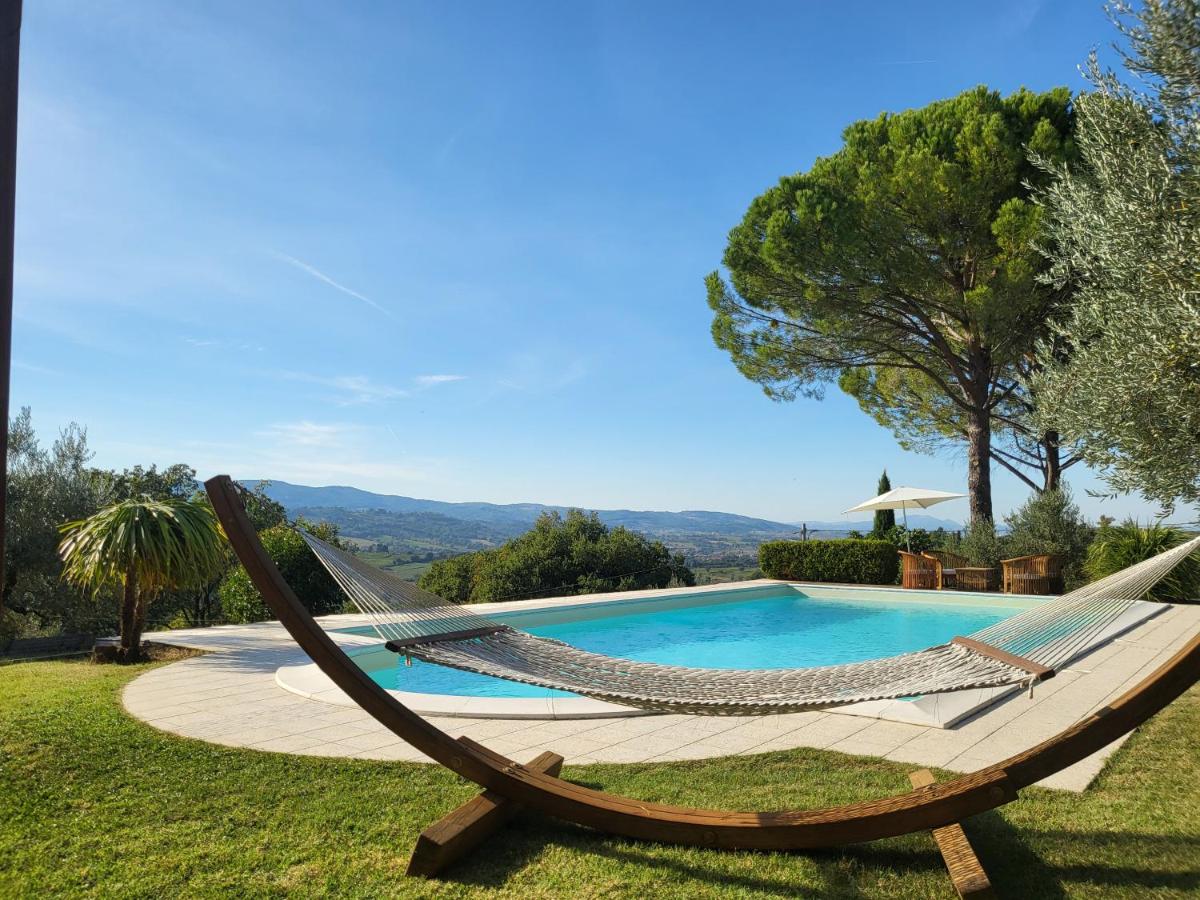 B&B Montefalco - Villa with Pool and Countryside View - Bed and Breakfast Montefalco