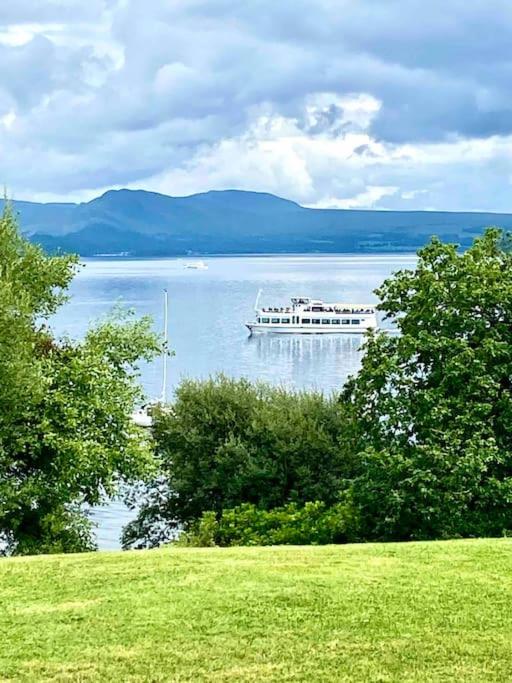 B&B Balloch - Loch View at Lomond Castle - Bed and Breakfast Balloch