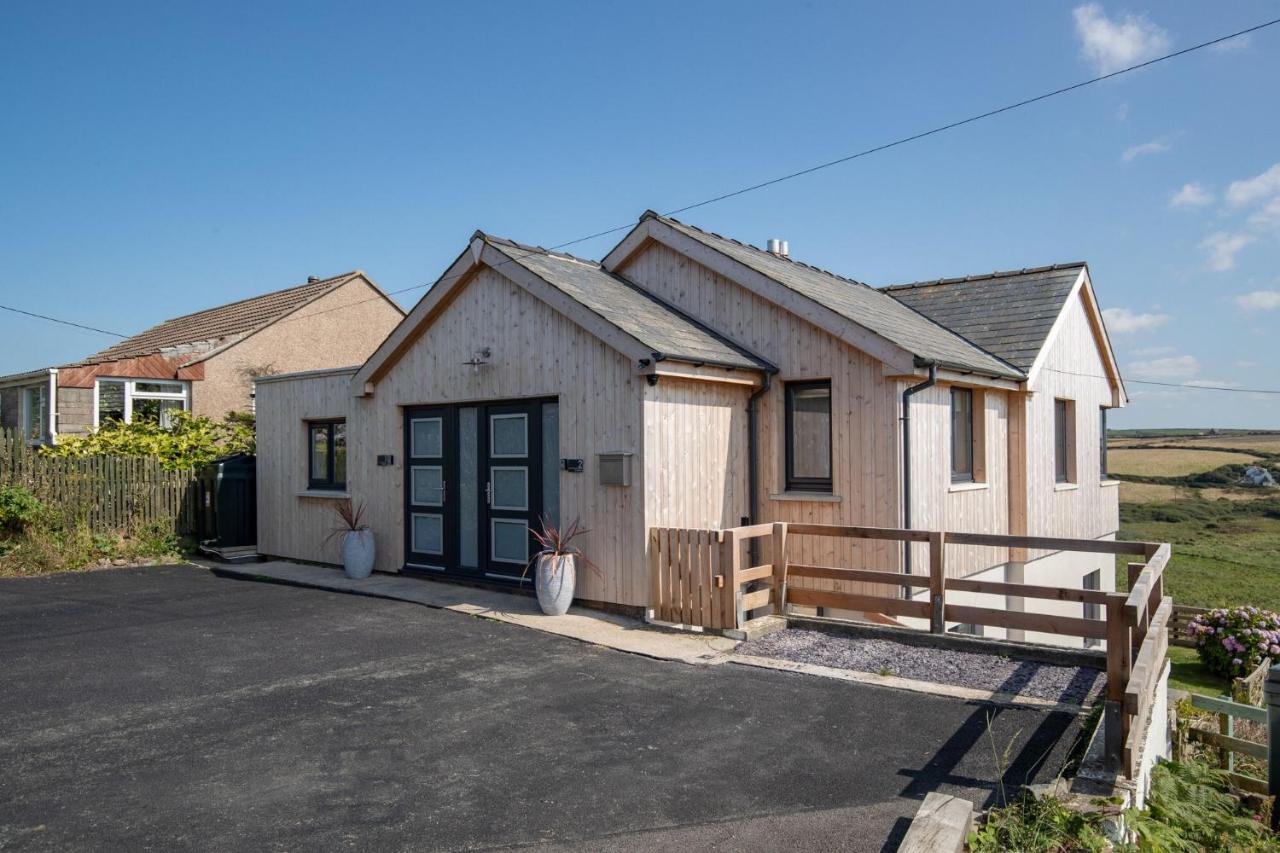 Unforgettable sea views, Hot tub, Modern property - Chambres d’hôtes Newgale