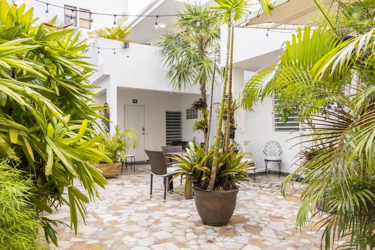 Prime Location at Condado Beach 3br 2 ba - Apt 1 - B&B