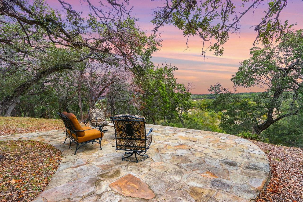 Dome River House - B&B