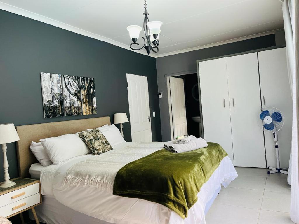 B&B Parys - Afri Gastekamers - Stone Haven 3 - Bed and Breakfast Parys