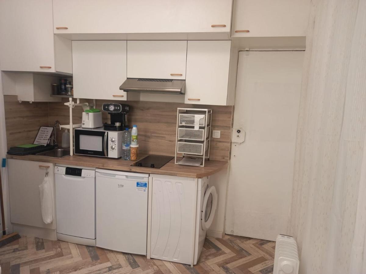 Très joli petit studio aux portes Paris - B&B