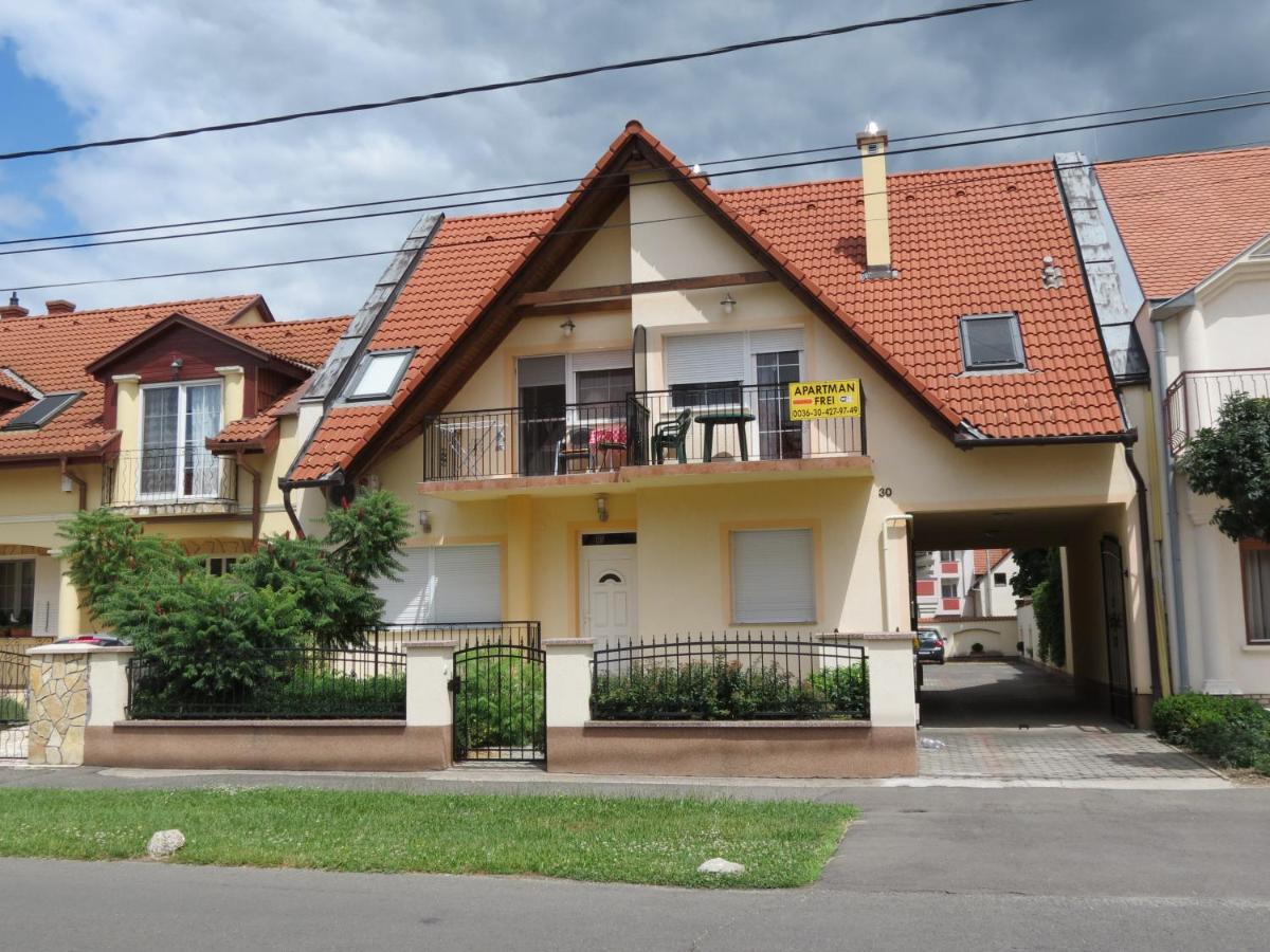 Jázmin Apartman - B&B