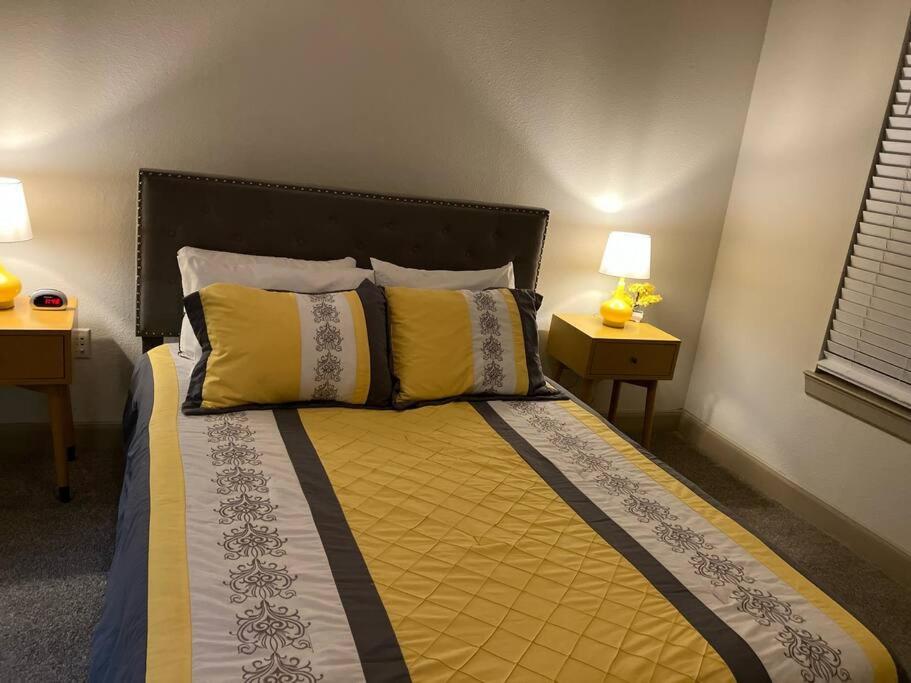 Lux 2/2 with Resort Amenities - B&B