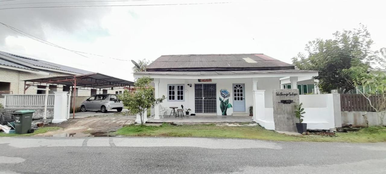 B&B Alor Setar - TheBungaTulipsHomestay - Bed and Breakfast Alor Setar